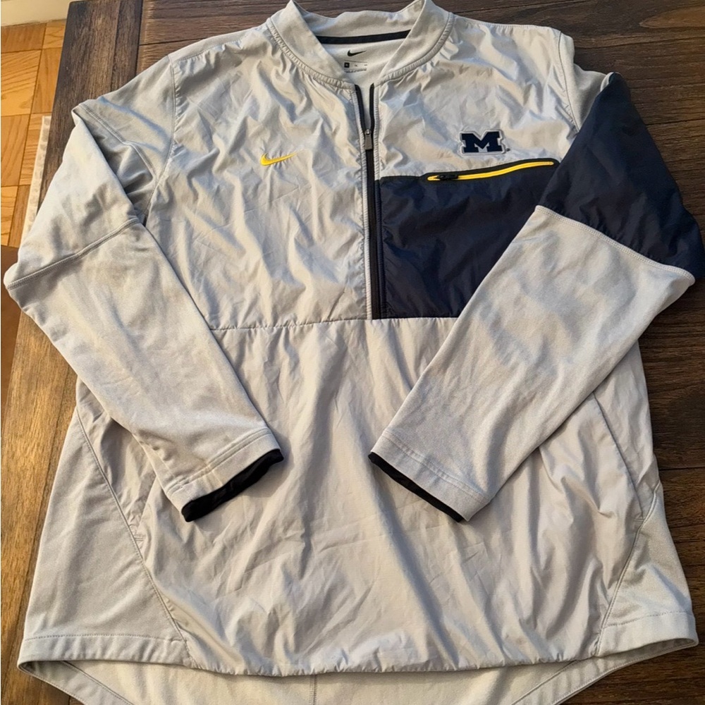 Nike Men’s University of Michigan Varsity Half-Zip Pullover Windbreaker XL